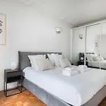 Elegant Apartment For 4 People