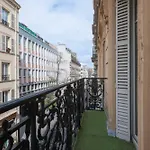 Elegant Apartment For 4 People